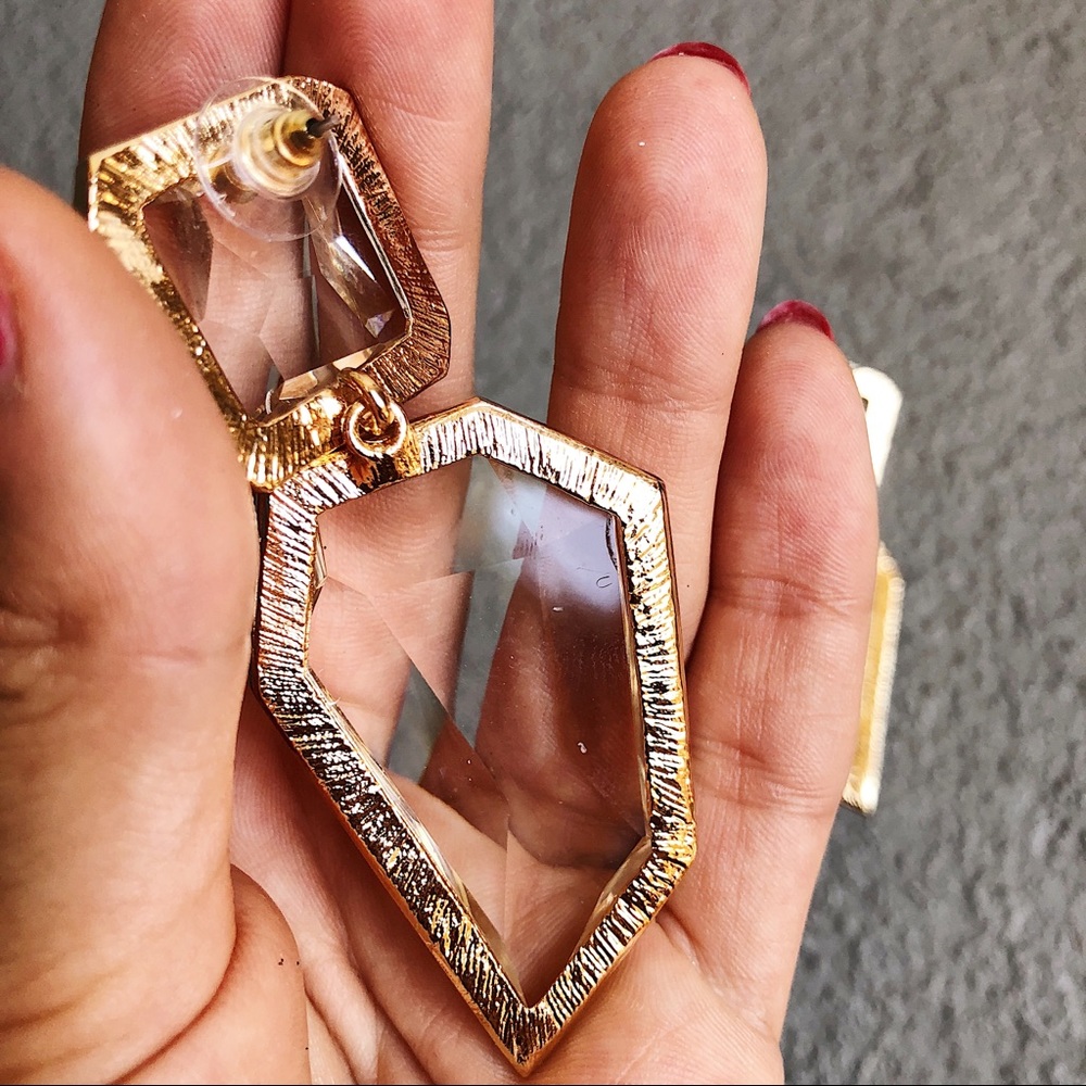 ♦️Available♦️Beautiful gold earrings!! - Picture 7 of 8
